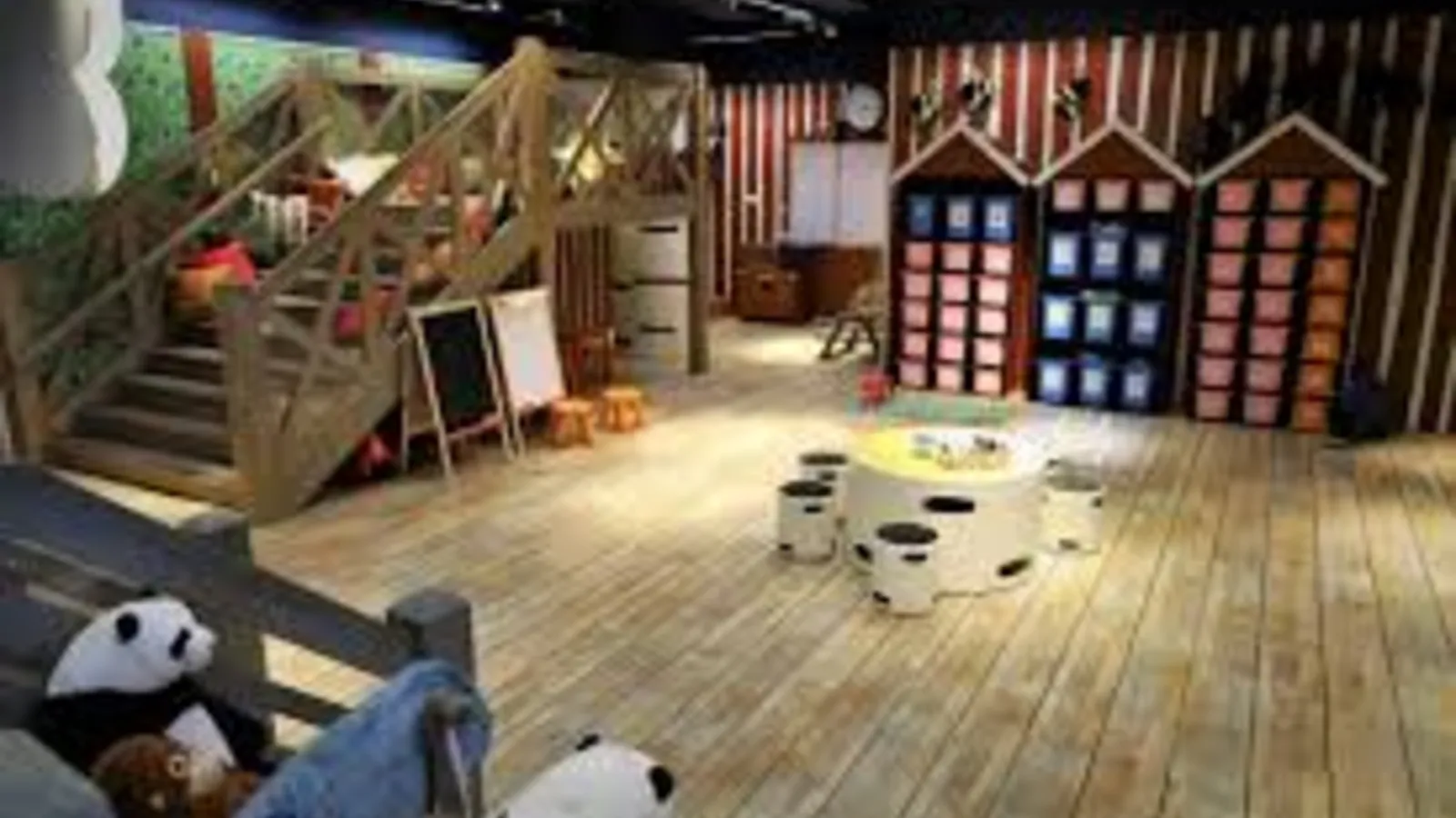 Children playing in IKEA Småland ball pit