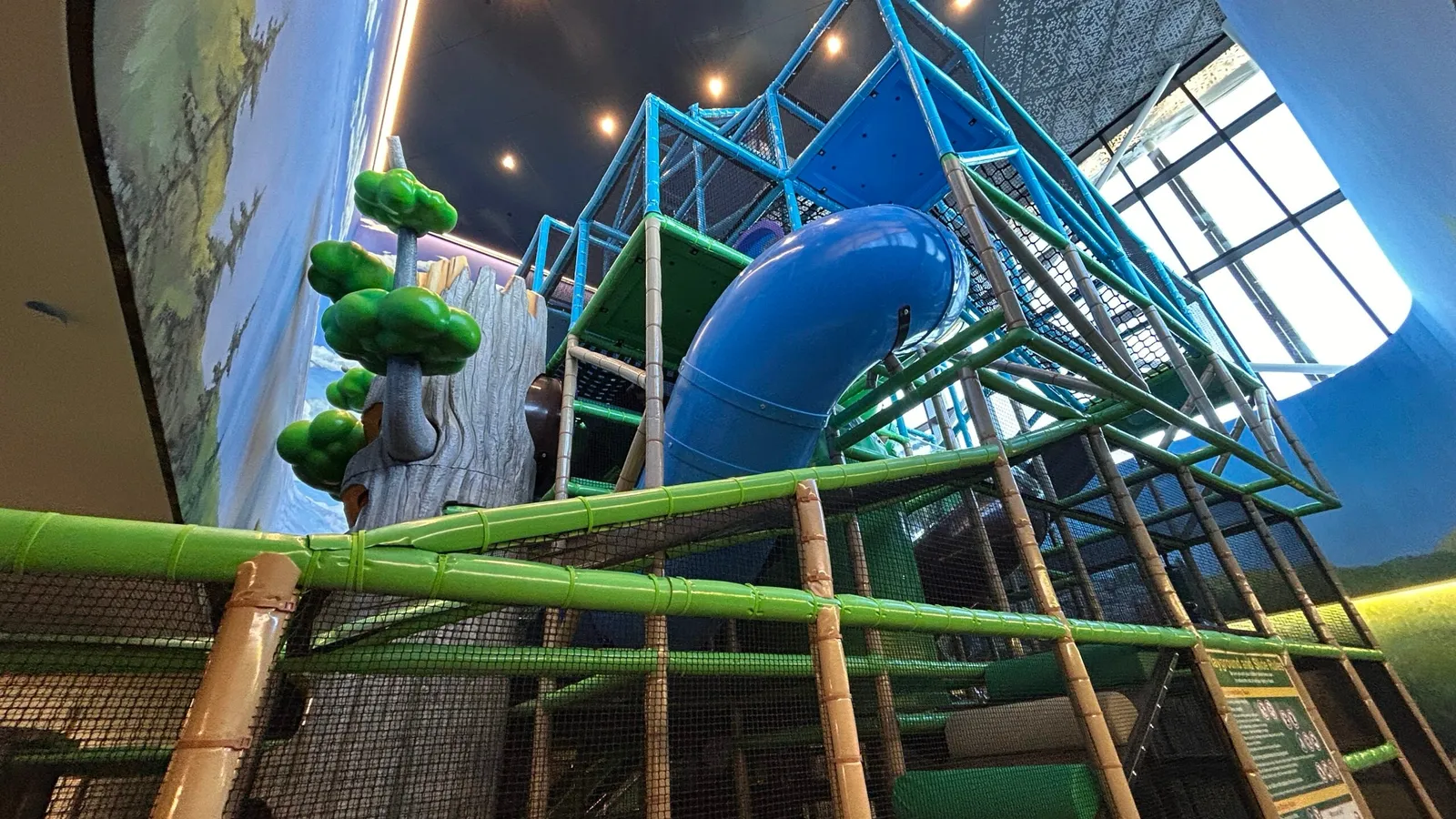 Lookout Ridge Indoor Playground treehouse tunnels