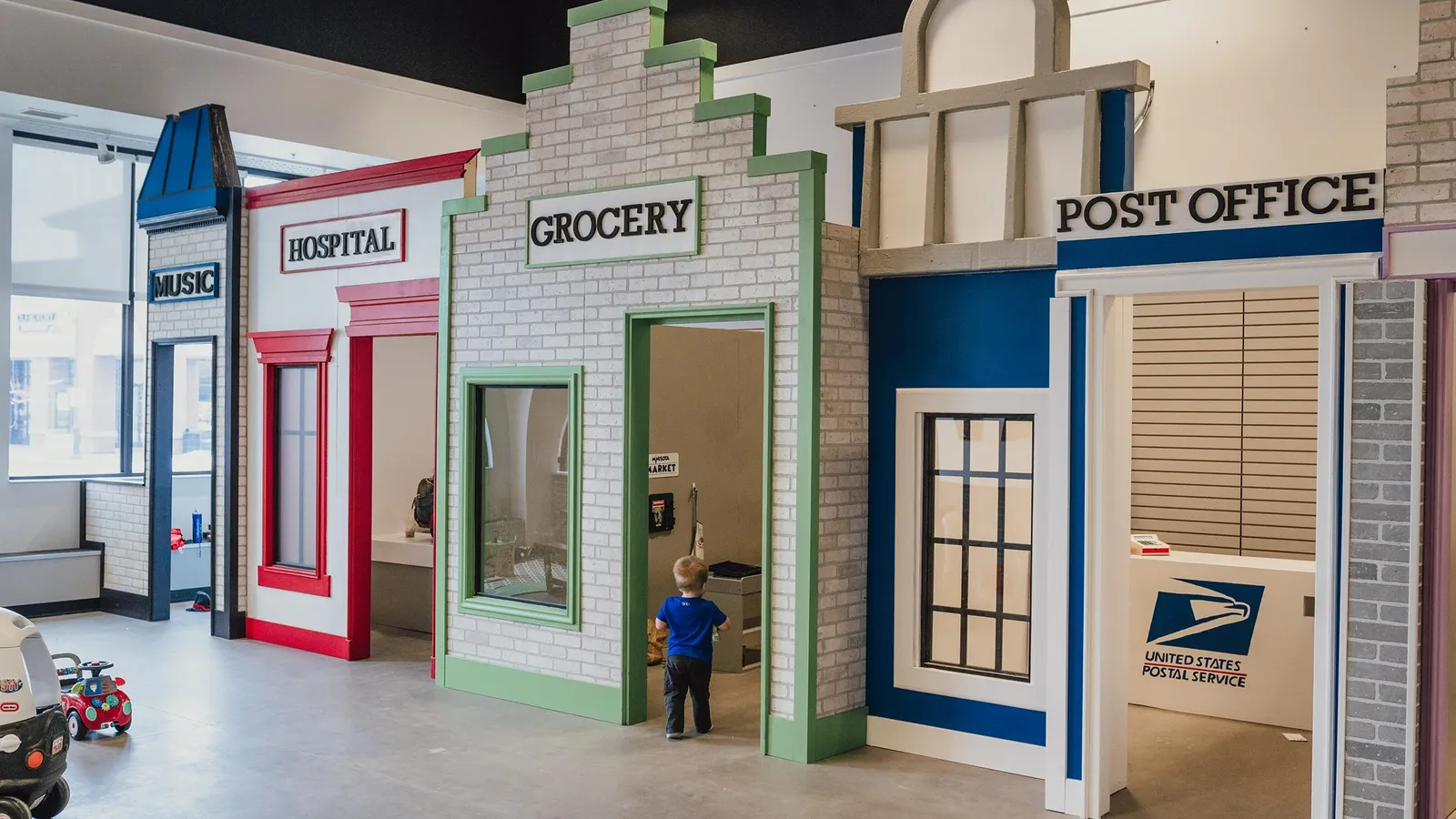 Children playing in the MiniSota Play Café